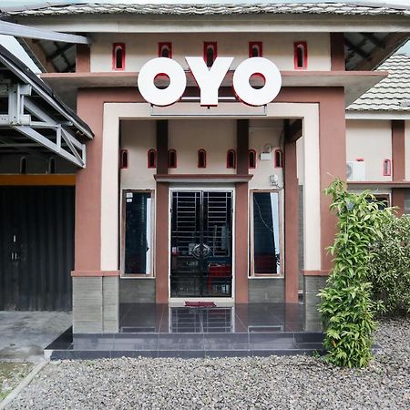 Oyo 2202 Delima Guest House Syariah Padang  Exteriör bild