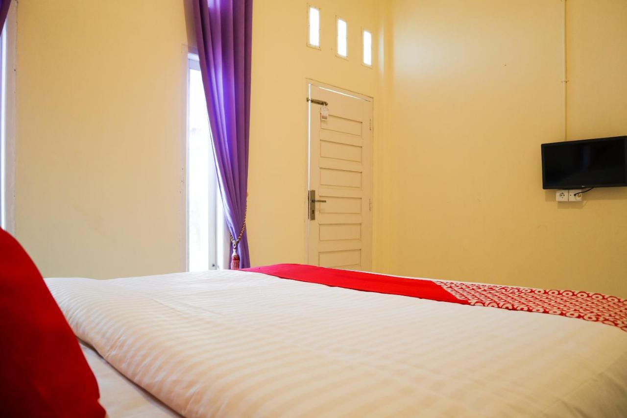 Oyo 2202 Delima Guest House Syariah Padang  Exteriör bild