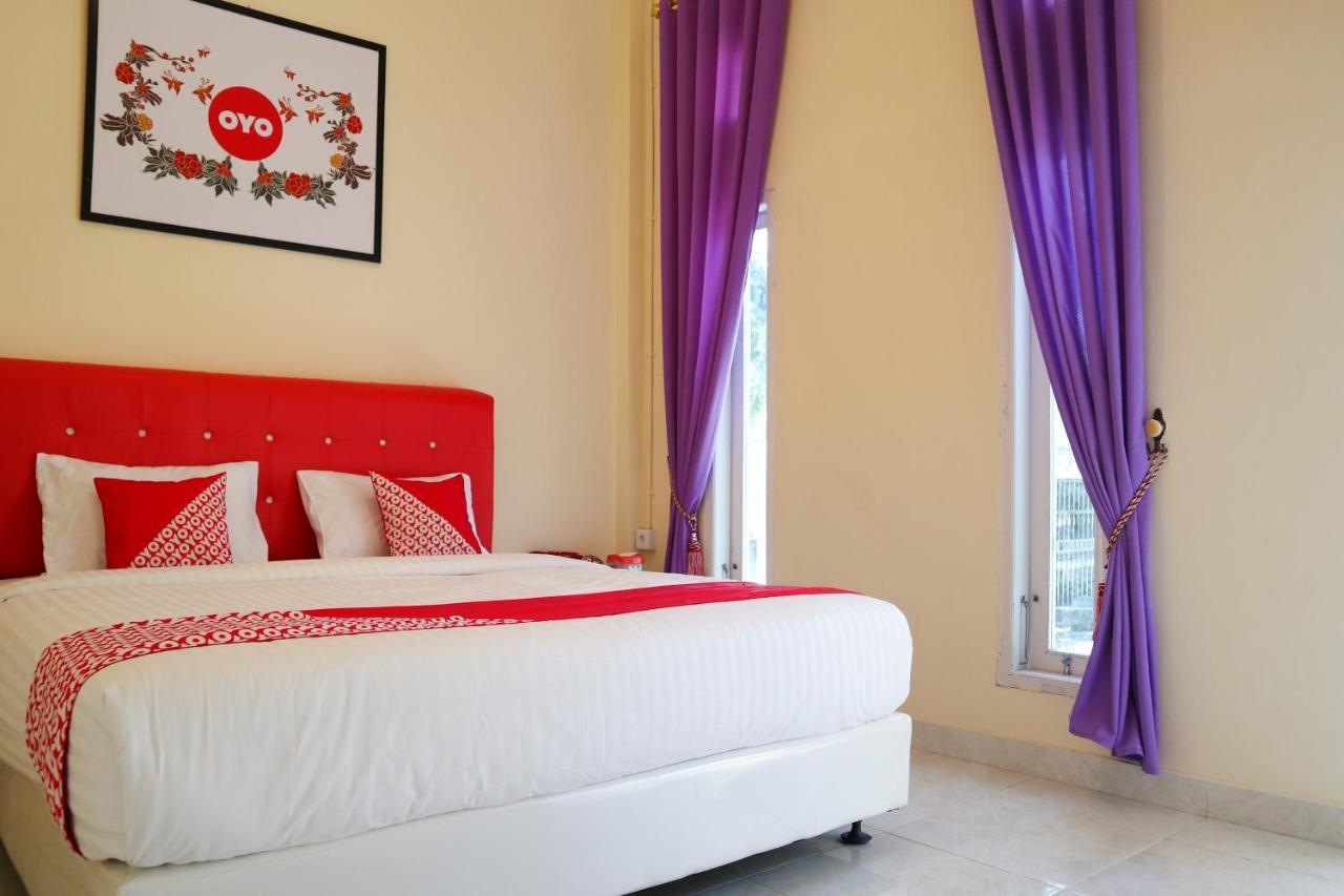 Oyo 2202 Delima Guest House Syariah Padang  Exteriör bild