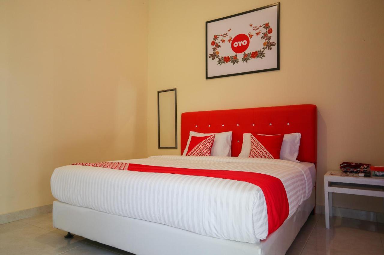 Oyo 2202 Delima Guest House Syariah Padang  Exteriör bild